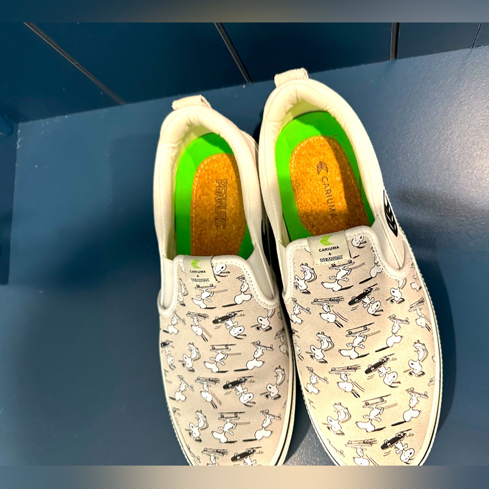 Peanuts Skate Off-White Vintage/Black
SLIP-ON PRO.  Cariuma Size 9.5 Men’s